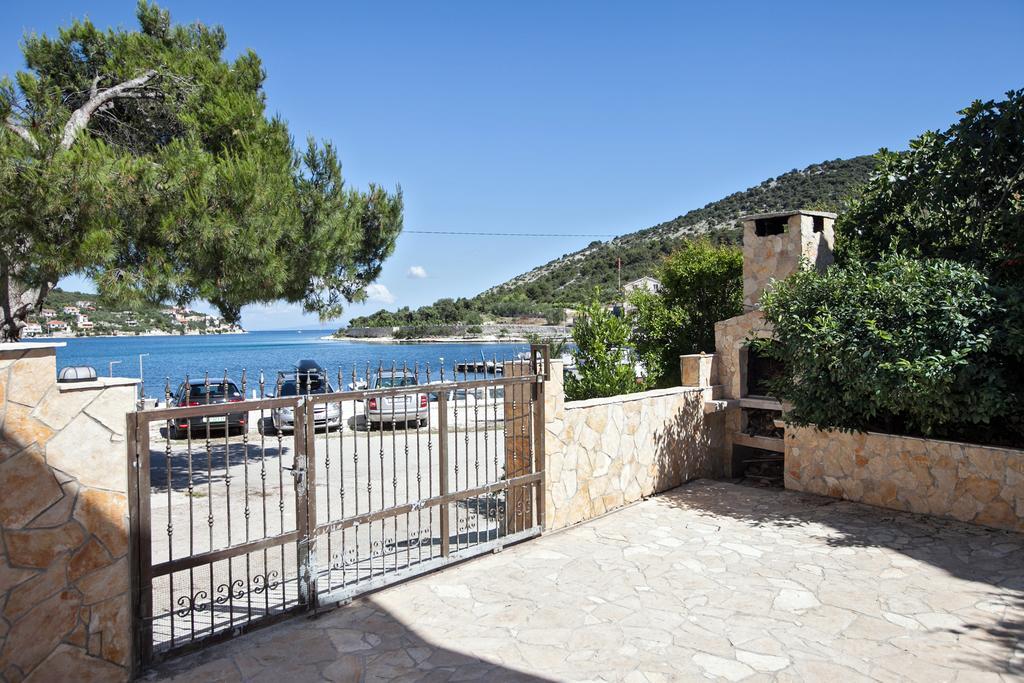 Villa Stana Vinisce Exterior photo
